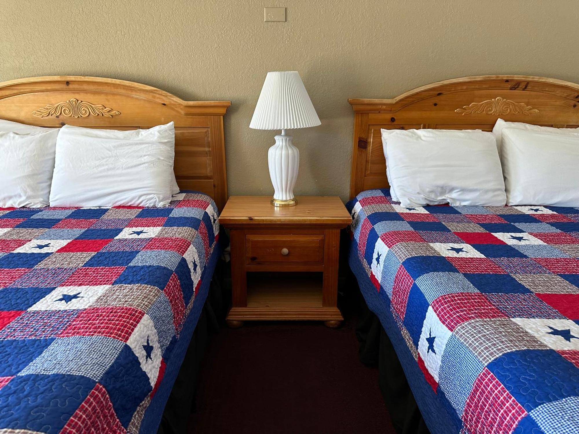 Sunset Inn And Suites Фредериксберг Экстерьер фото