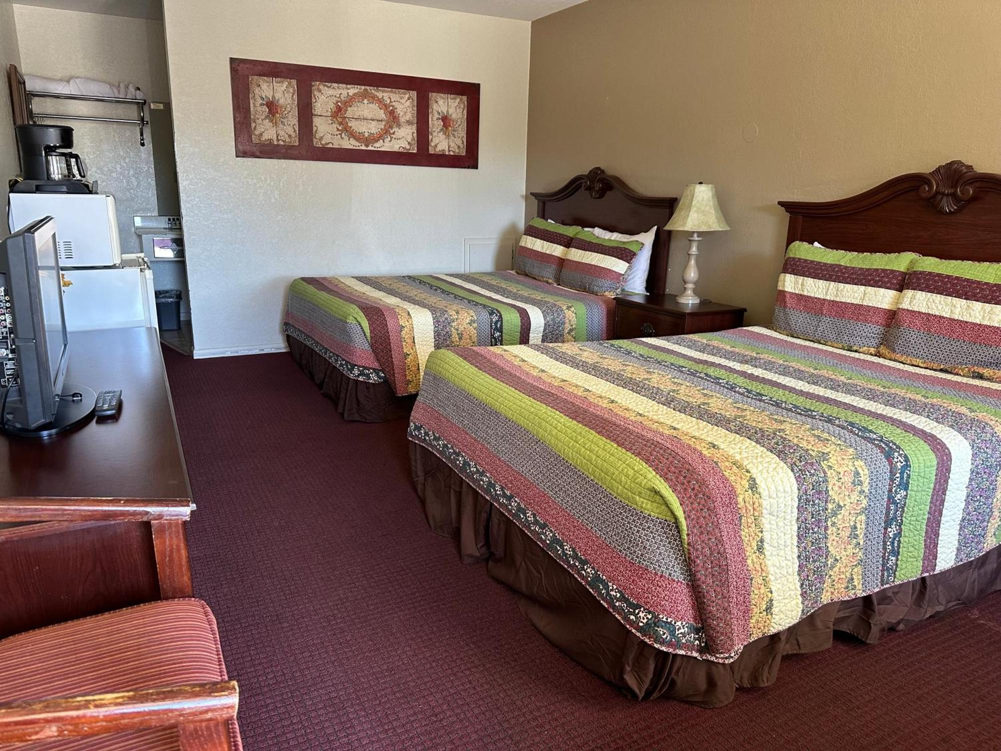 Sunset Inn And Suites Фредериксберг Экстерьер фото