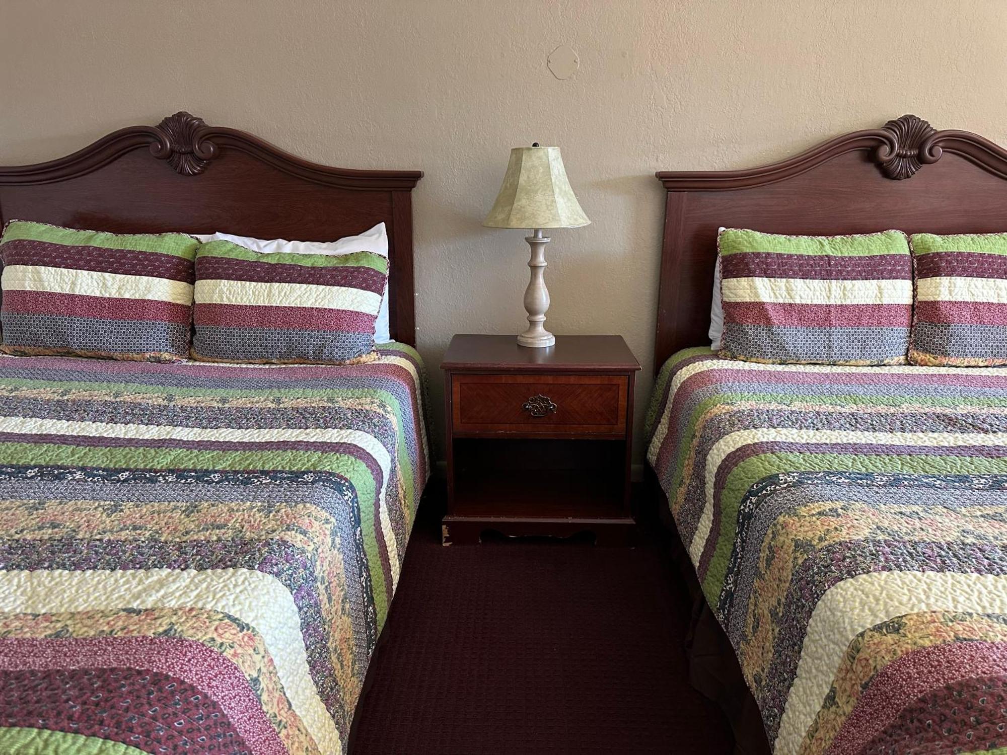 Sunset Inn And Suites Фредериксберг Экстерьер фото